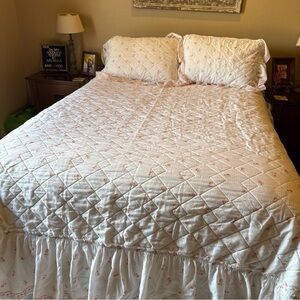 Vintage 80’s Elegant Pink Quilted Bedding Set with matching shams